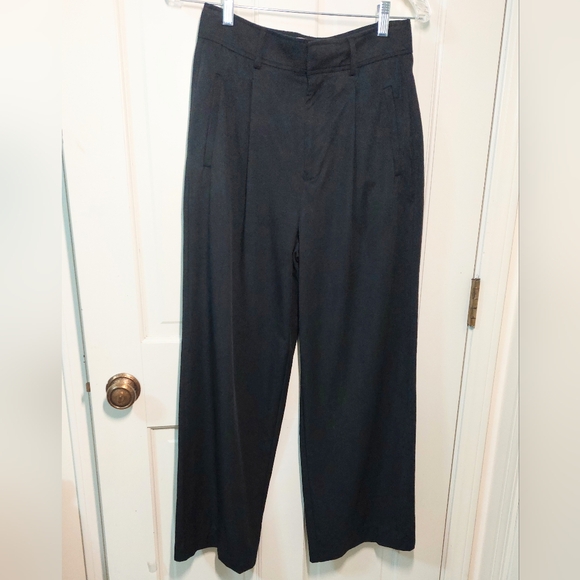 Everlane Black Pleated High-rise Wide-Leg Pants, Size 2S - Picture 2 of 9